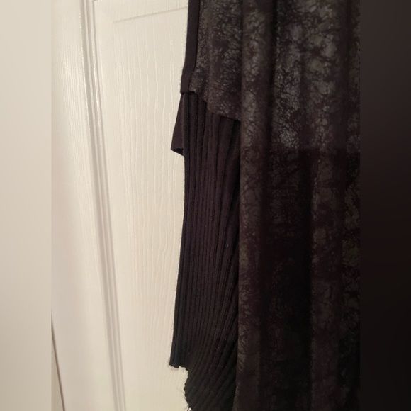 Beautiful Naya top - Picture 3 of 4